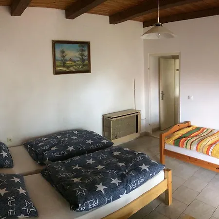 Yellow Park Apartman